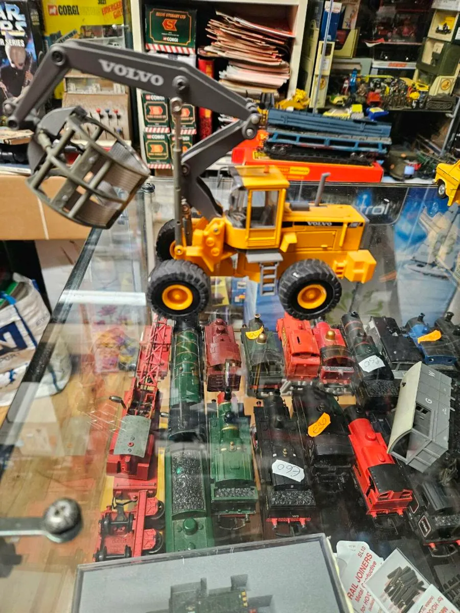 Corgi Volvo Log Loader - Image 2