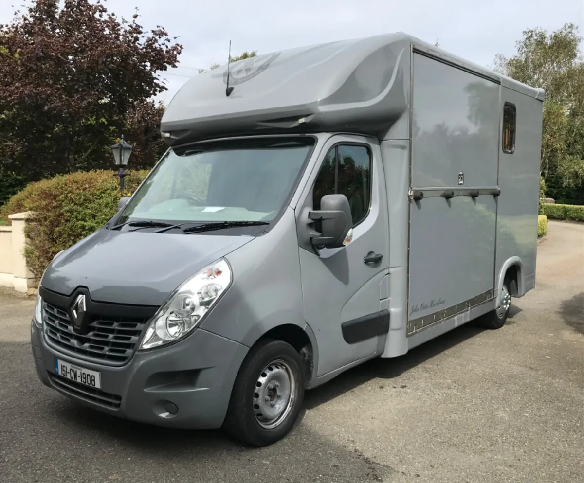 Horse box 2015 JOHN OATES HORSEBOX ONLY 110k - Image 1