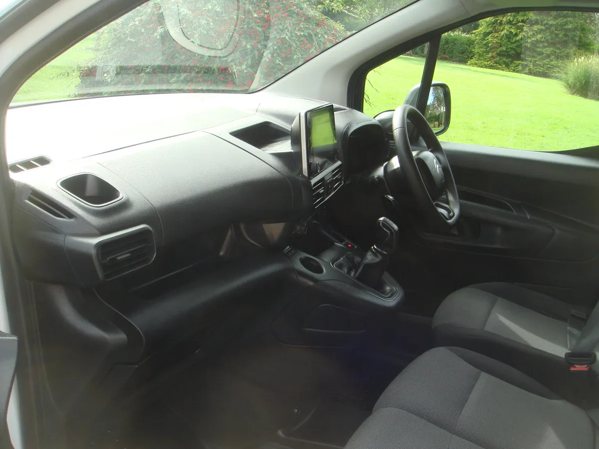 21 Berlingo Enterprise M 1000 1.5 BlueHDI 100BHP - Image 4