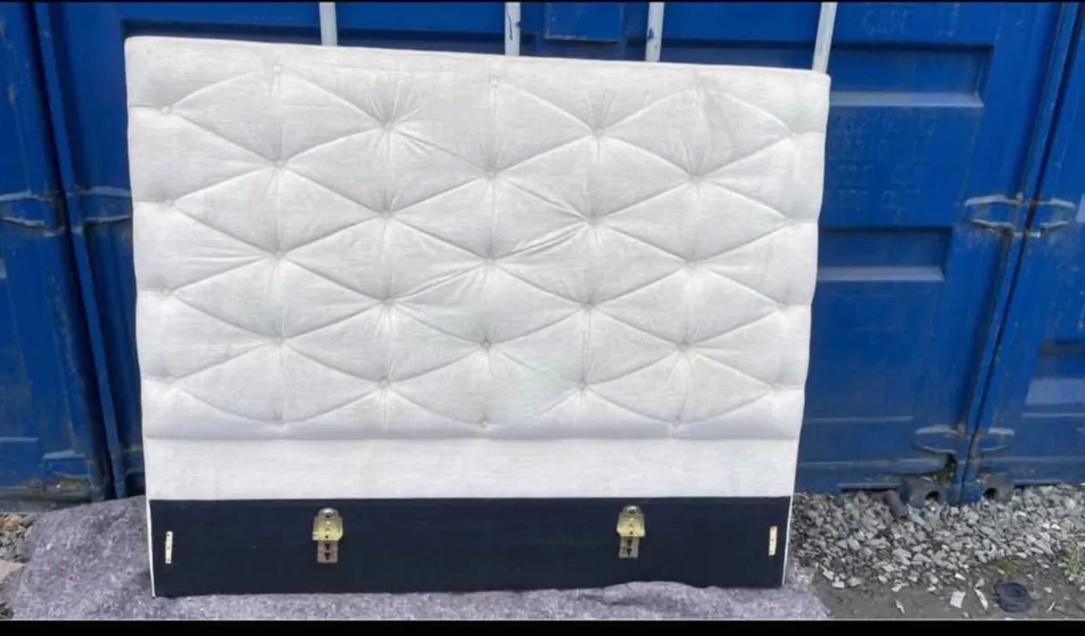 King bedframe - Image 4