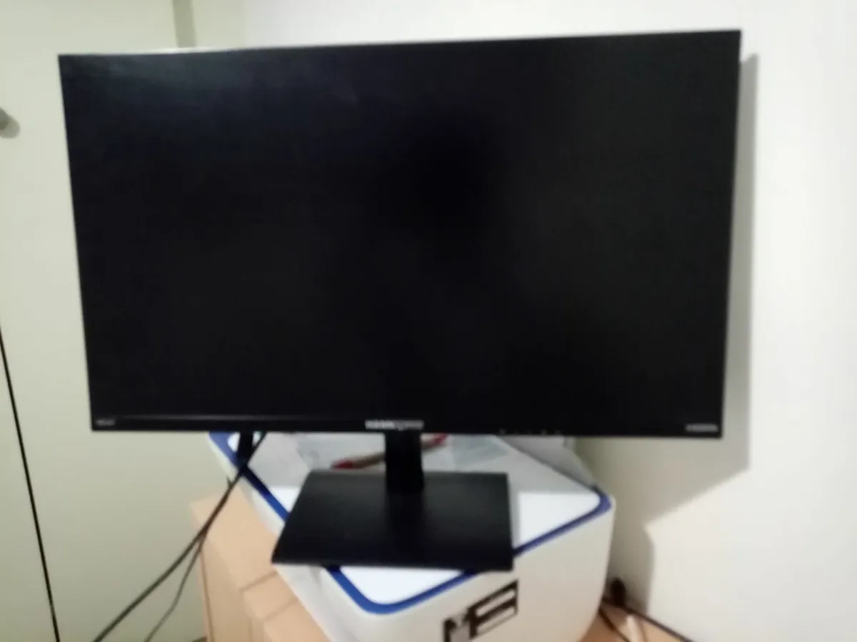 Screen/Monitor - Image 1