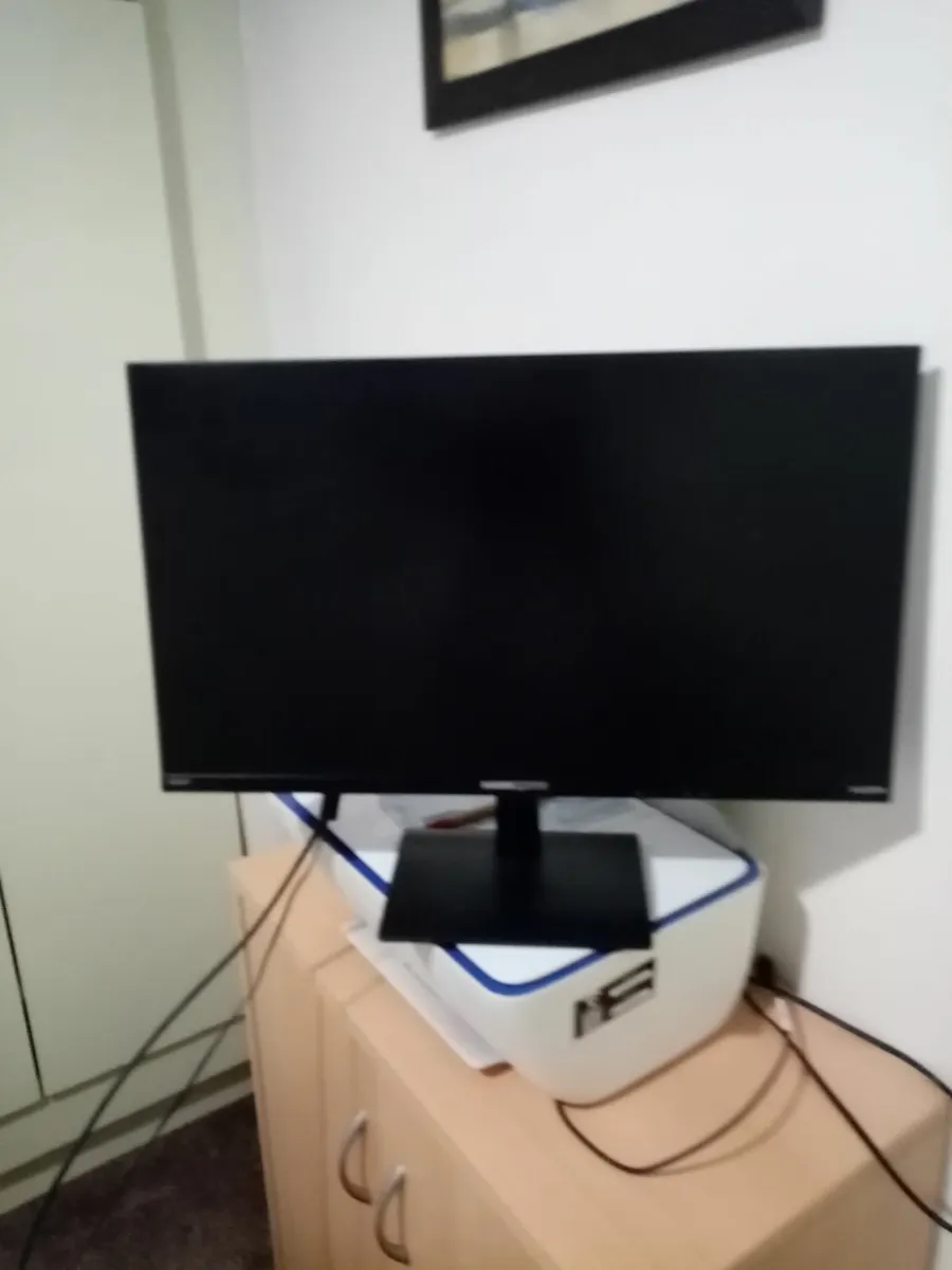 Screen/Monitor - Image 2