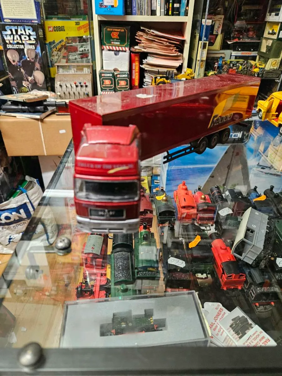 Corgi Conrad MAN Tractor Unit and Trailer Metal - Image 1