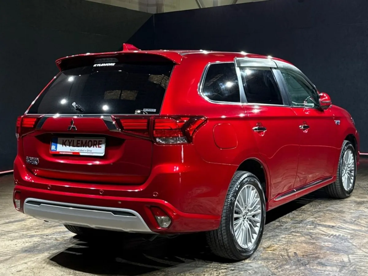 Mitsubishi Outlander 2.4 BLACK HALF LEATHER - FACT - Image 4