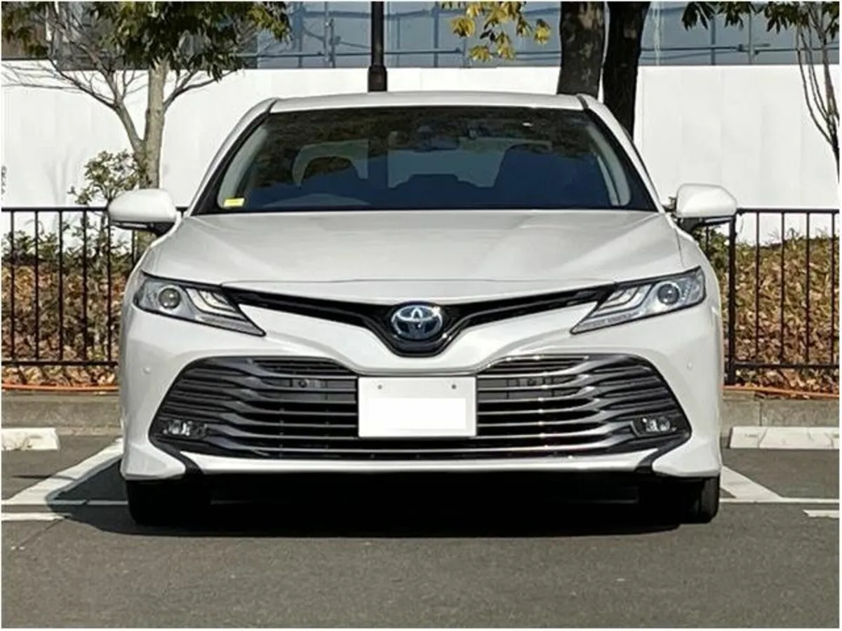 Toyota Camry 2.5 Petrol Hybrid - Image 3