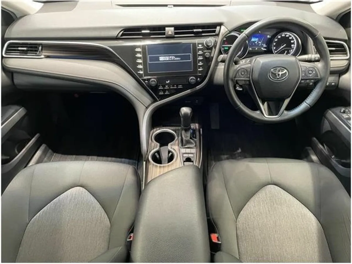Toyota Camry 2.5 Petrol Hybrid - Image 4