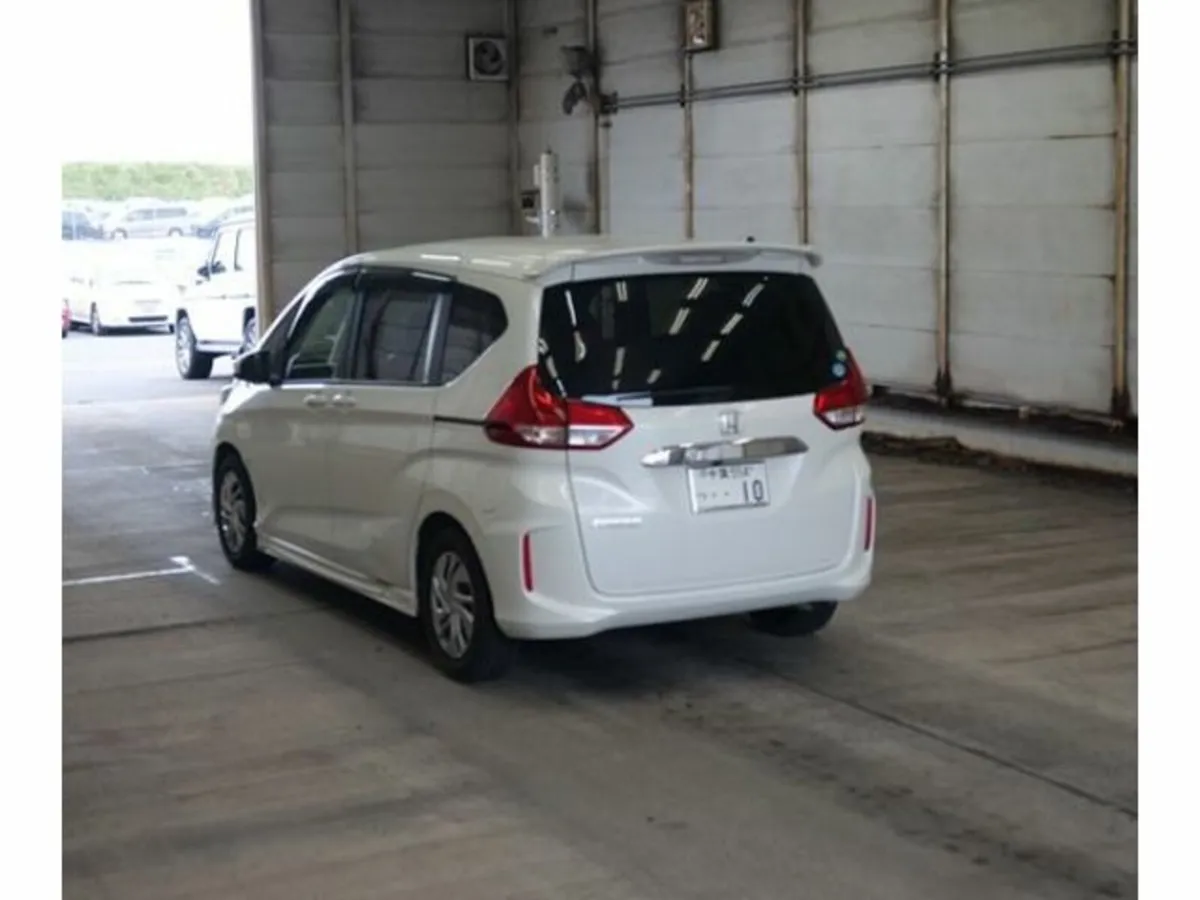 Honda Freed 1.5 - Image 2