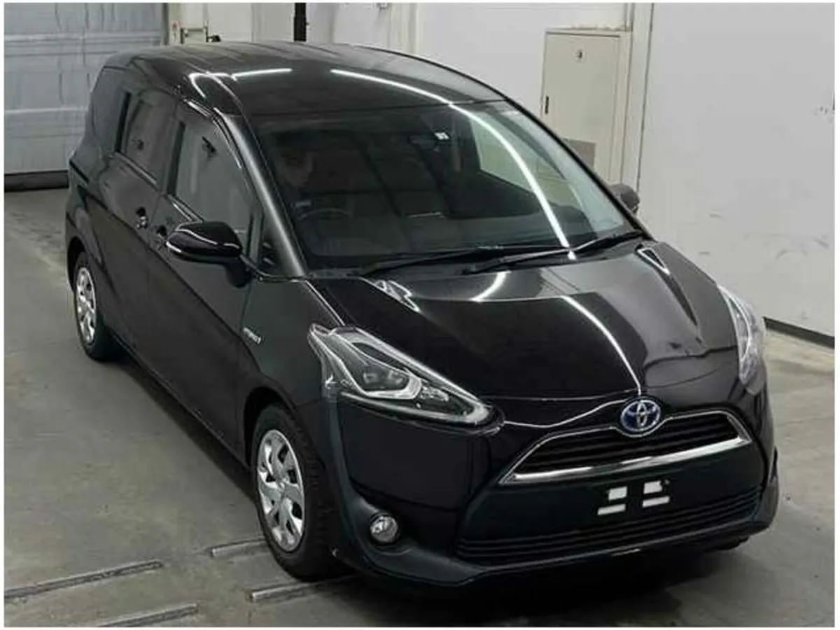 Toyota Sienta 1.5 Petrol Auto - Image 1