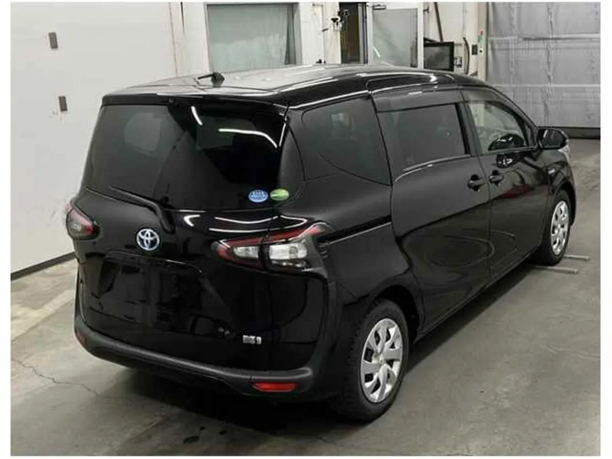 Toyota Sienta 1.5 Petrol Auto - Image 2