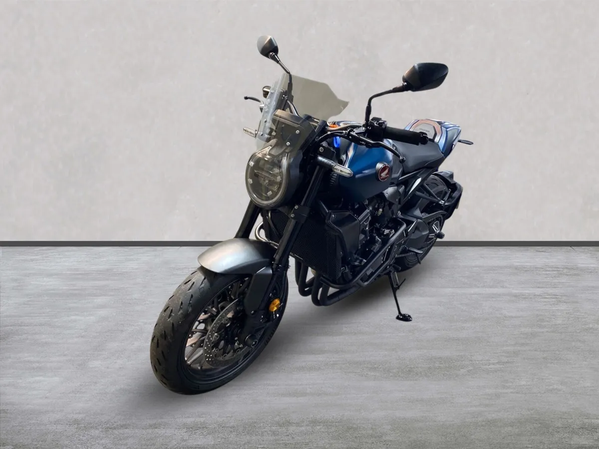 Honda CB 1000 RA-P Black Edition with Extras - Image 4