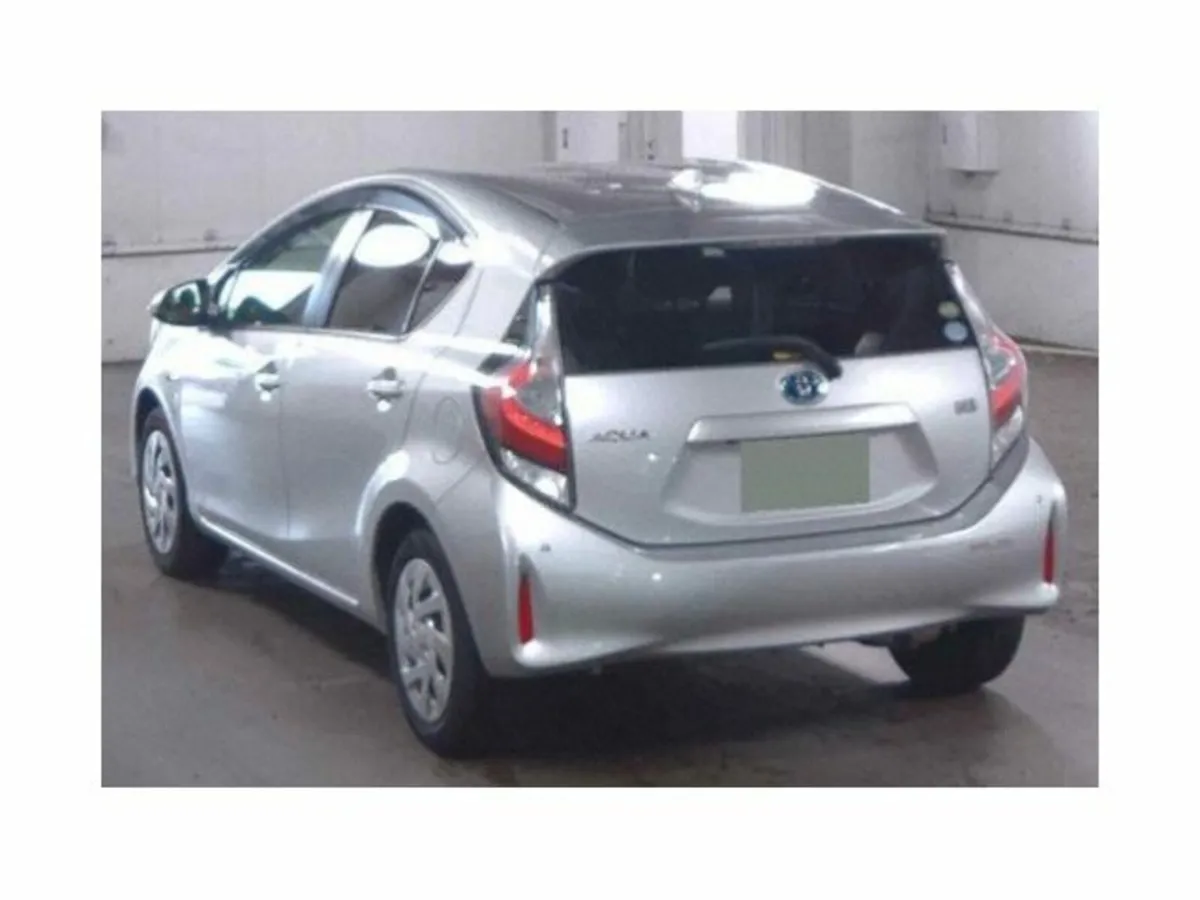 Toyota Aqua 1.5 Petro Auto - Image 4