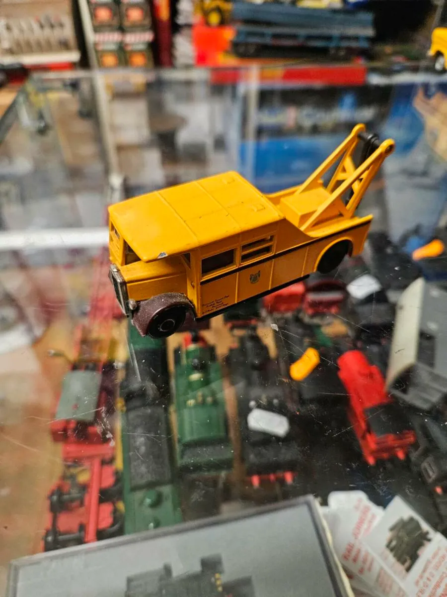 Corgi Bus Tow Truck - Image 1