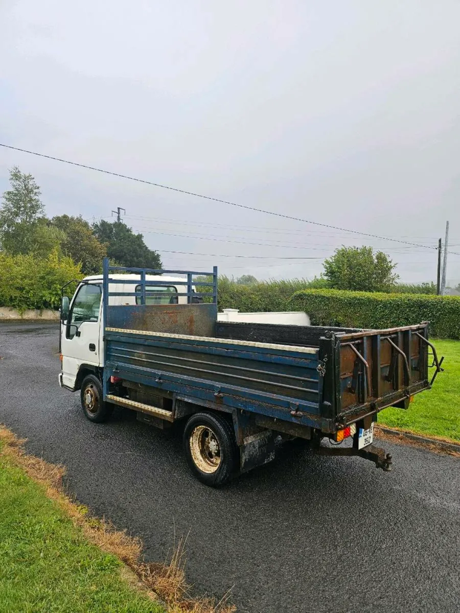 3.5 ton Izuzu nkr tipper - Image 4