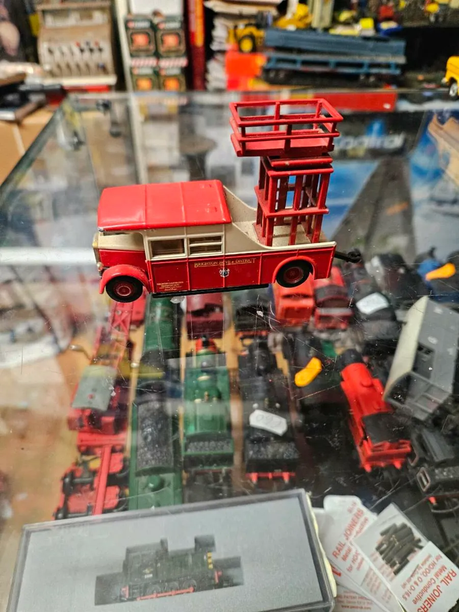 Circus Bus Tow Truck - Image 3