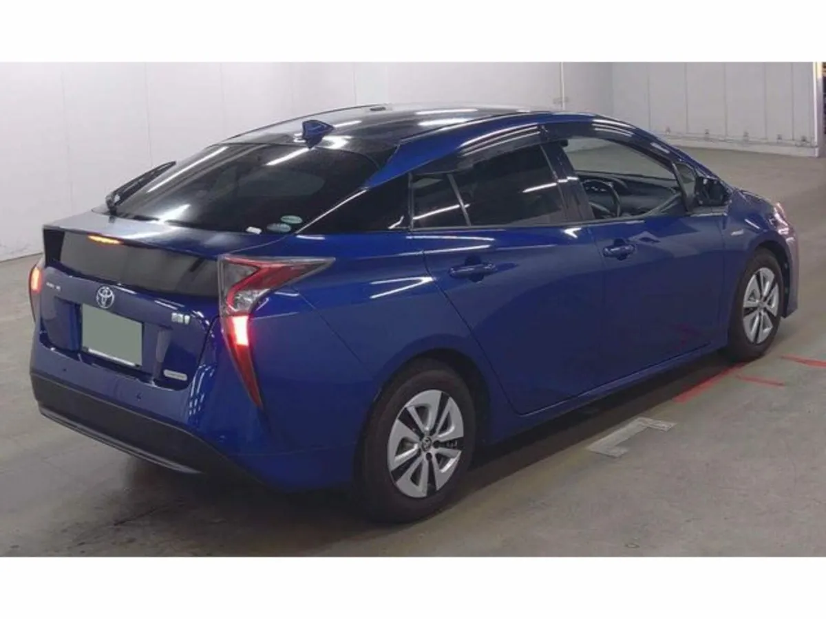 Toyota Prius 1.8 Petrol Auto - Image 3