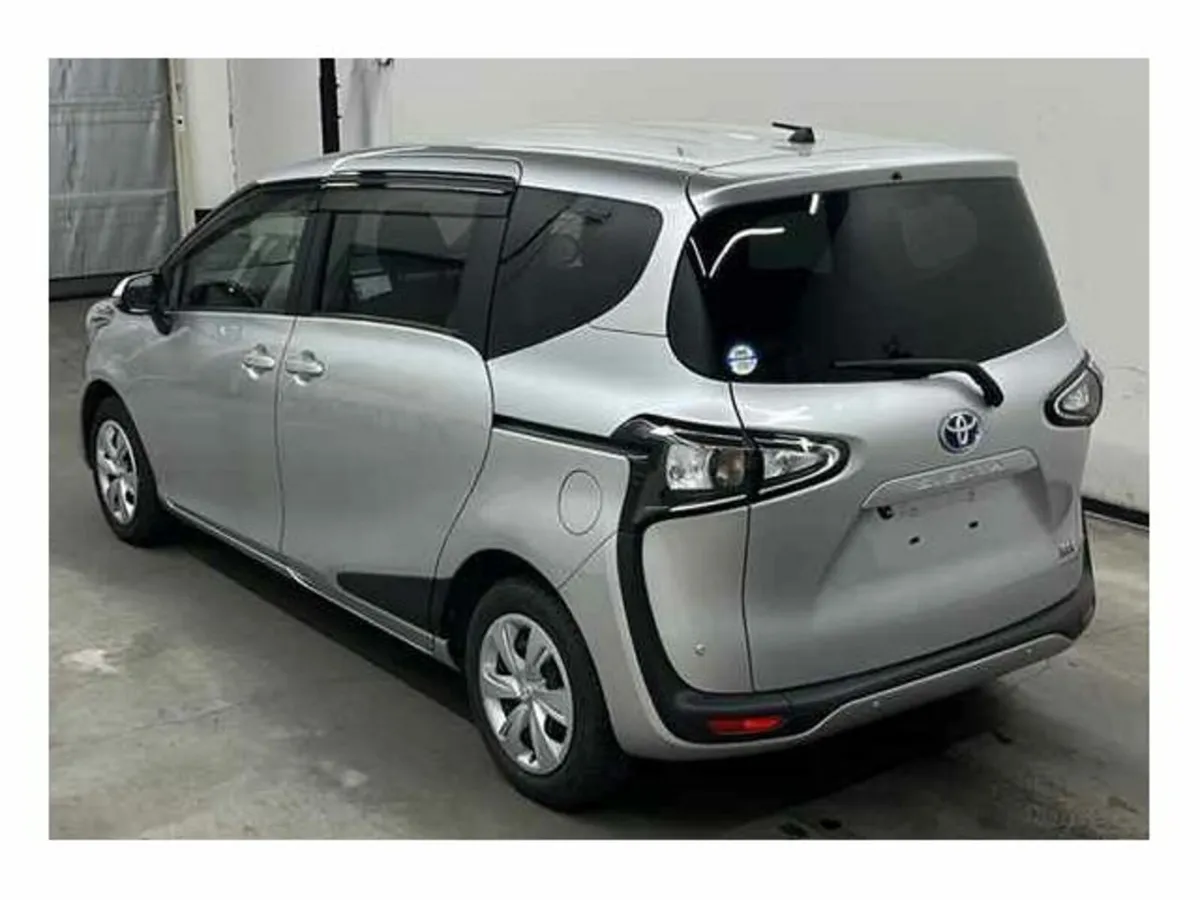 Toyota Sienta 1.5 Petrol Auto - Image 3