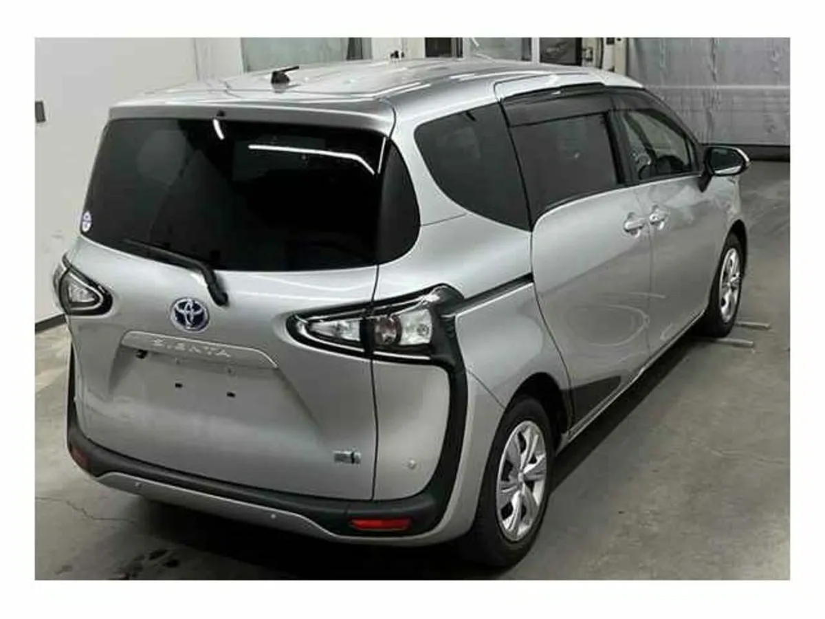 Toyota Sienta 1.5 Petrol Auto - Image 4