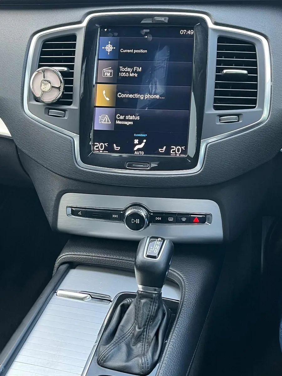 Volvo XC90 2017 - Image 2