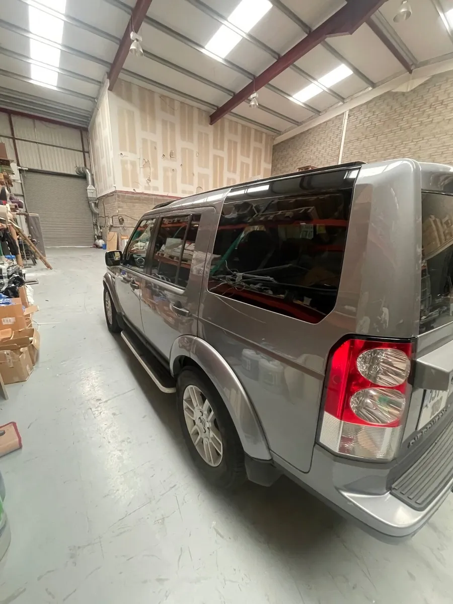 Land Rover Discovery 2013 - Image 1