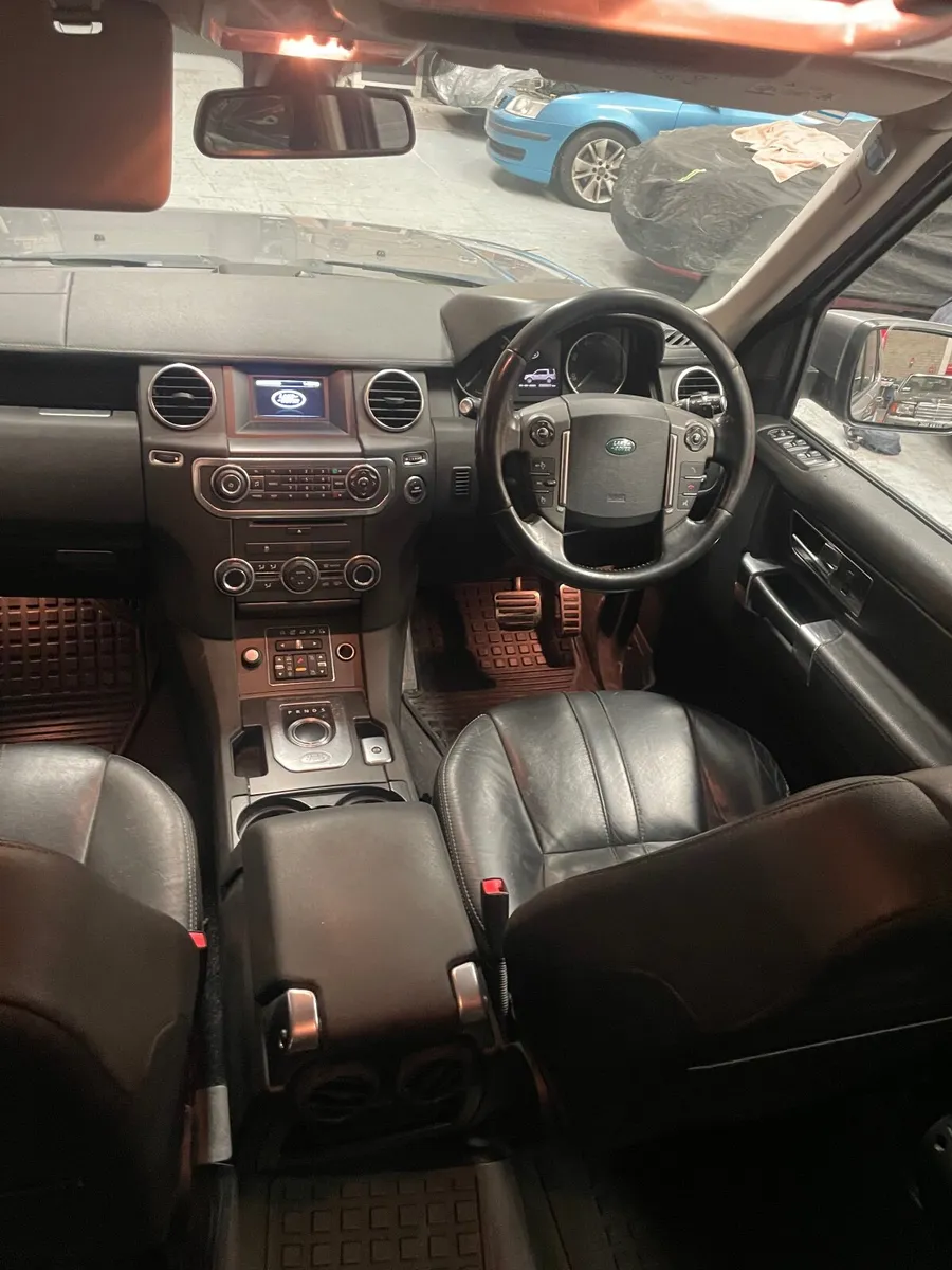 Land Rover Discovery 2013 - Image 2