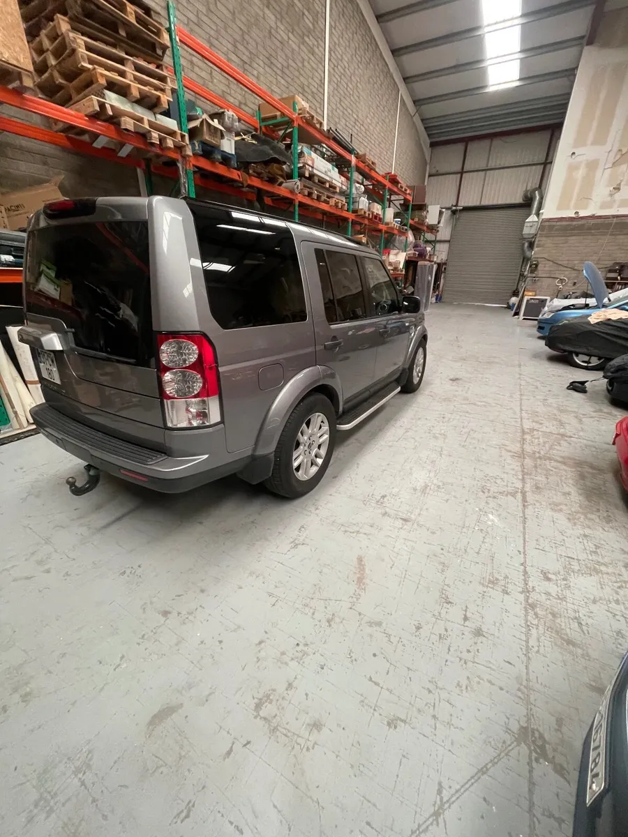 Land Rover Discovery 2013 - Image 1