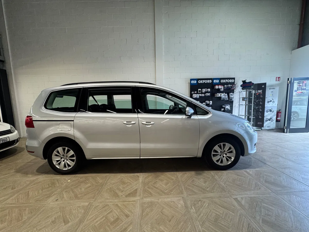 Volkswagen Sharan 2012 - Image 2