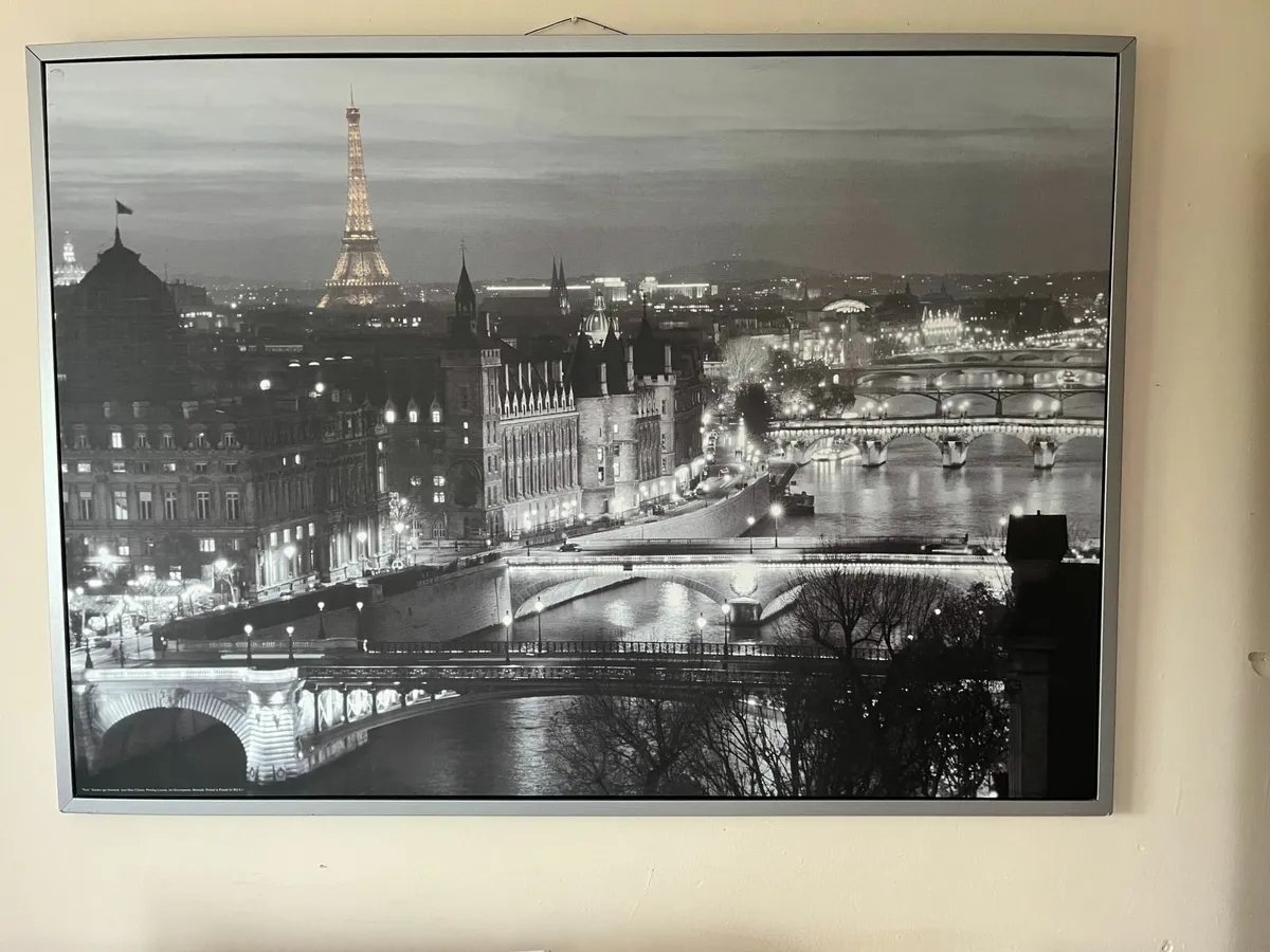 Picture of Paris by night