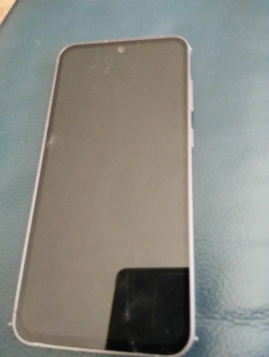 Samsung Galaxy s23 - Image 4