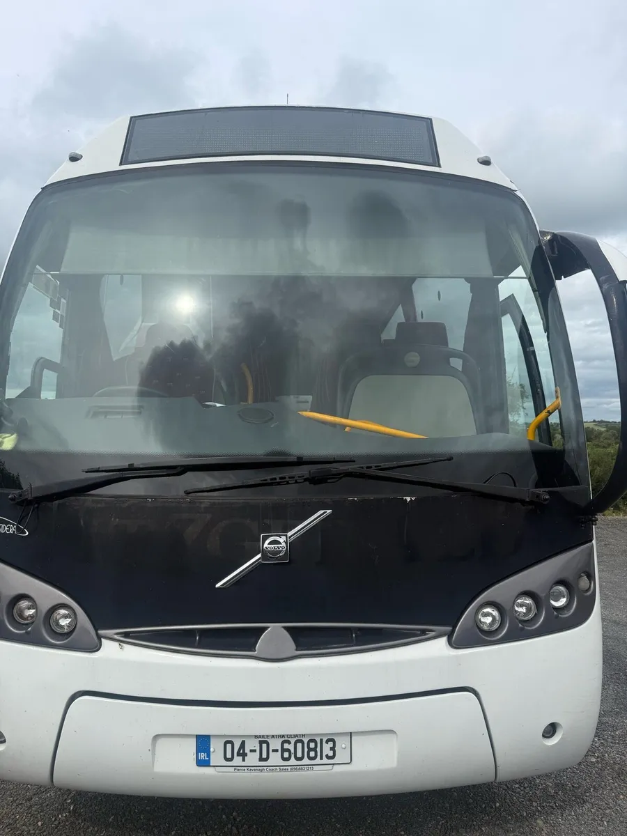 Volvo B12 coach - Image 1