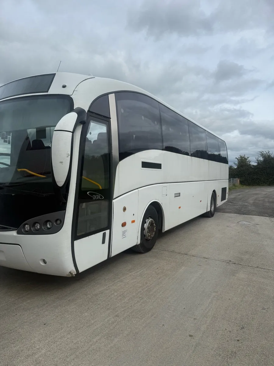 Volvo B12 coach - Image 3