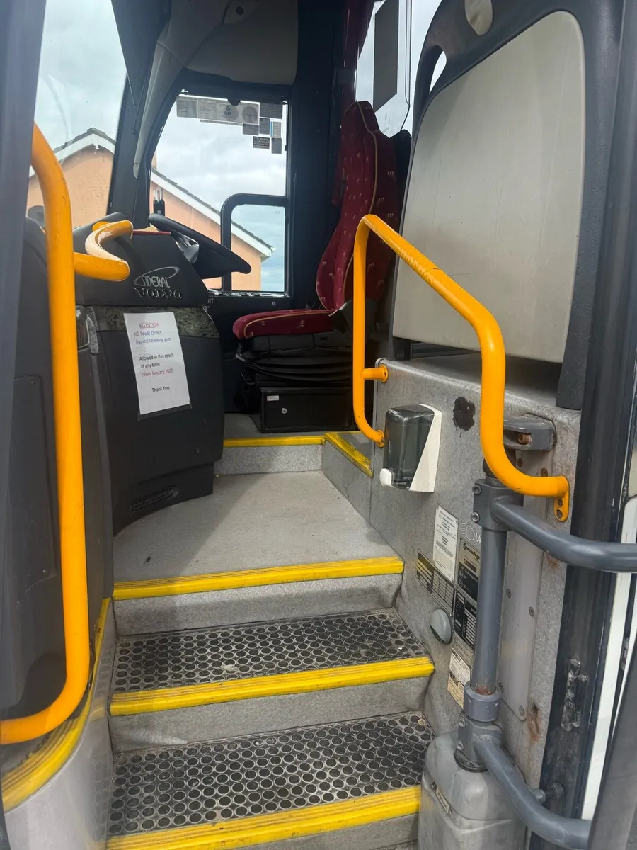 Volvo B12 coach - Image 4