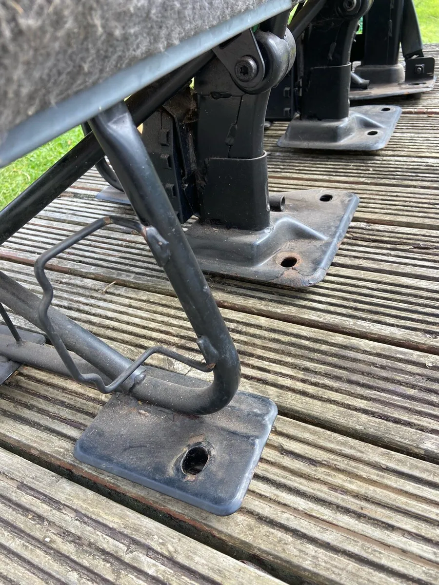 Crew cab seat - Image 3