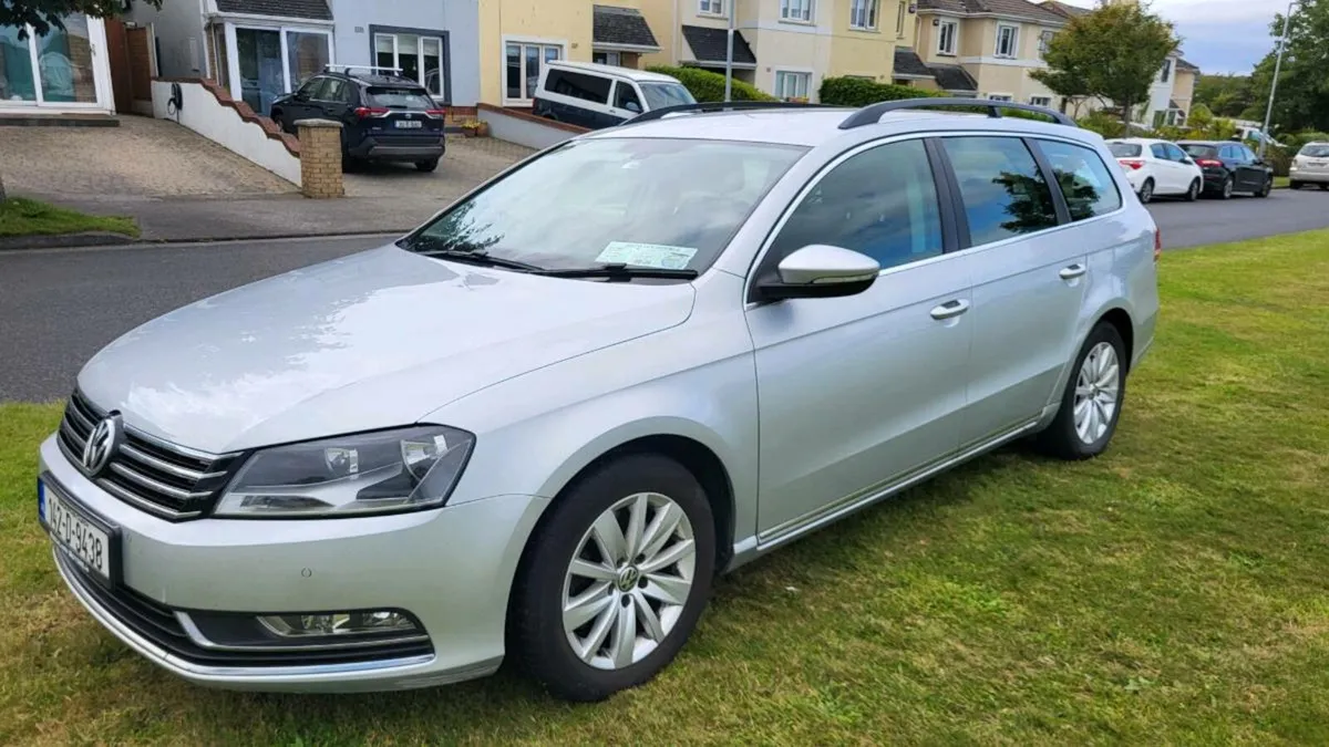 Volkswagen Passat 2014 - Image 2