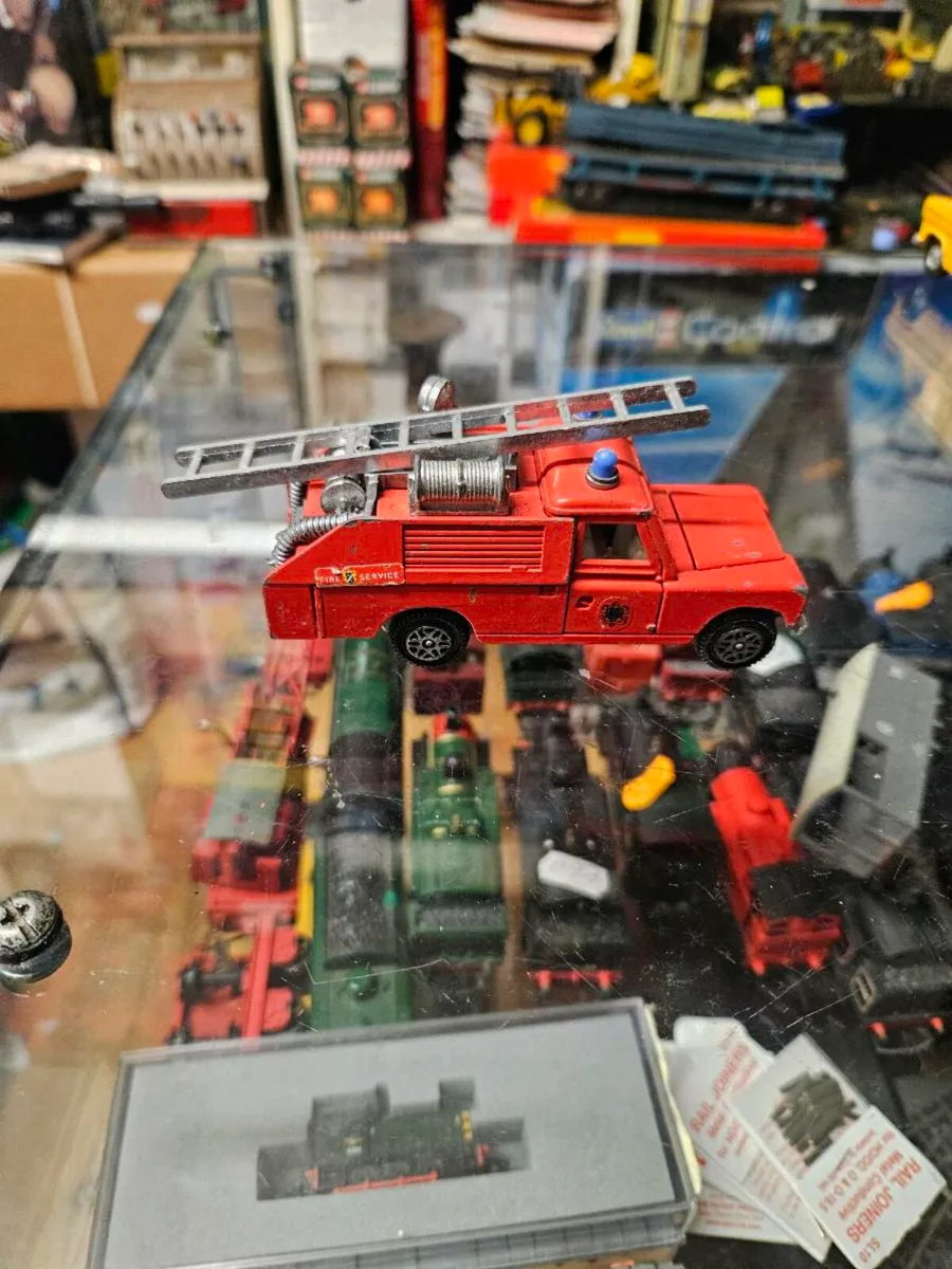 Dinky 1970's Landrover Fire Engine - Image 3