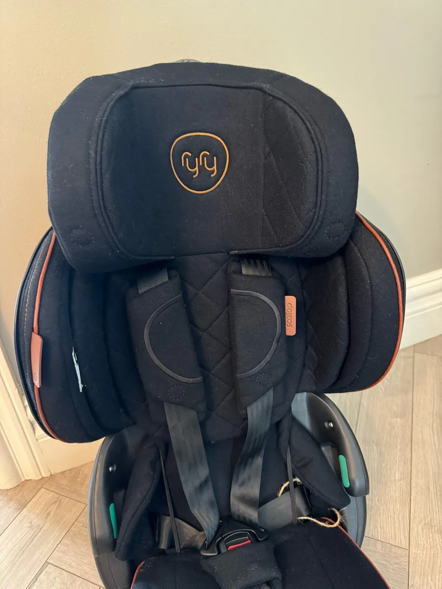 RyRy Car Seat - compact & travel friendly - Image 2