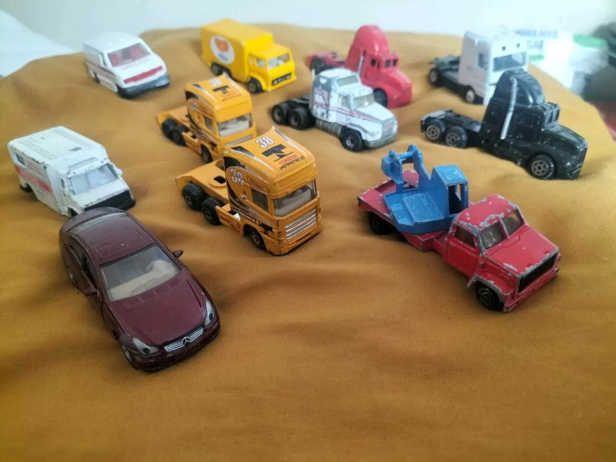 JOB LOT OF OLD DIECASTS MODELS - Image 1