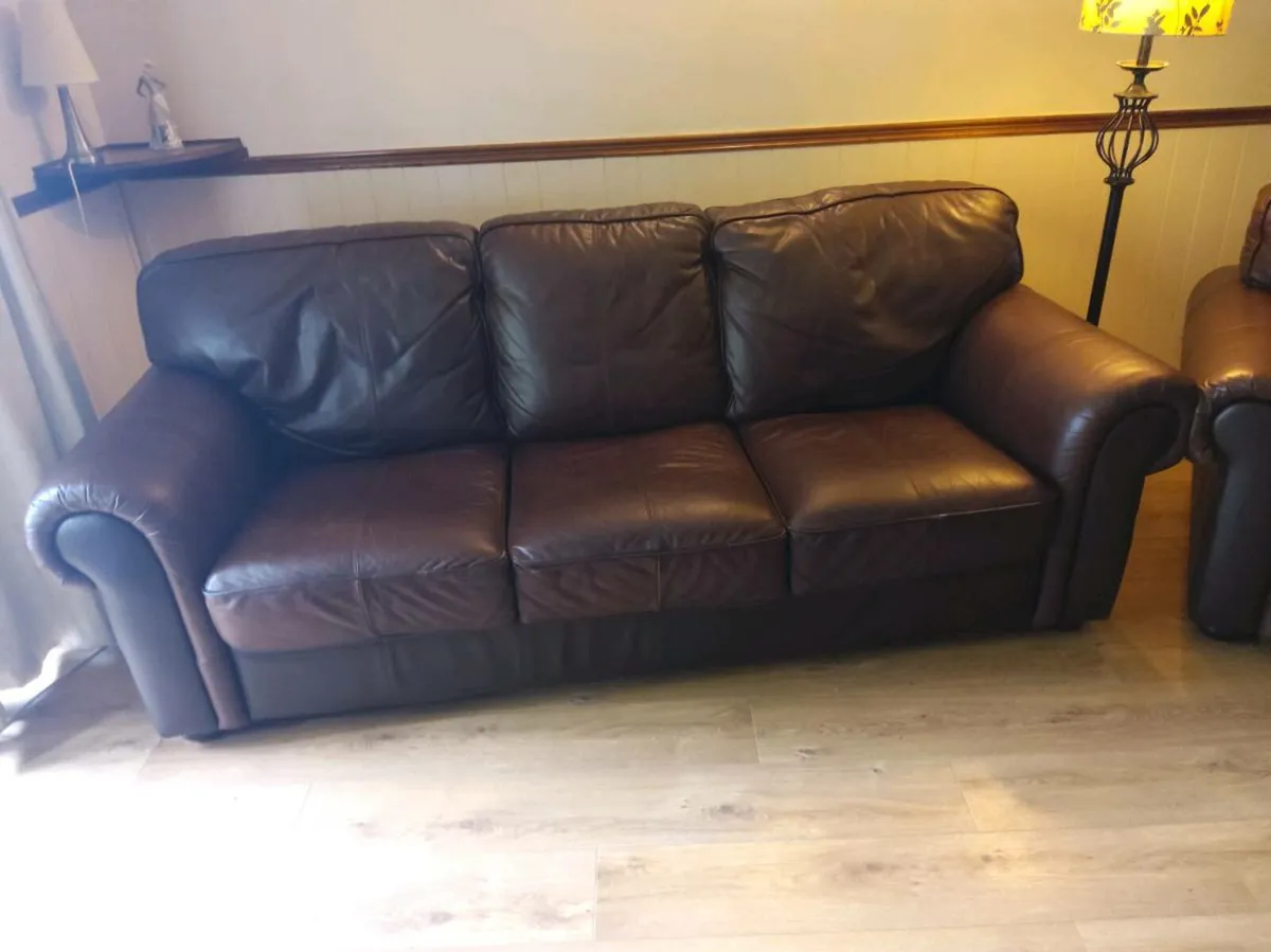 3 Seater & Single Seater Italian Leather Couches - Image 2