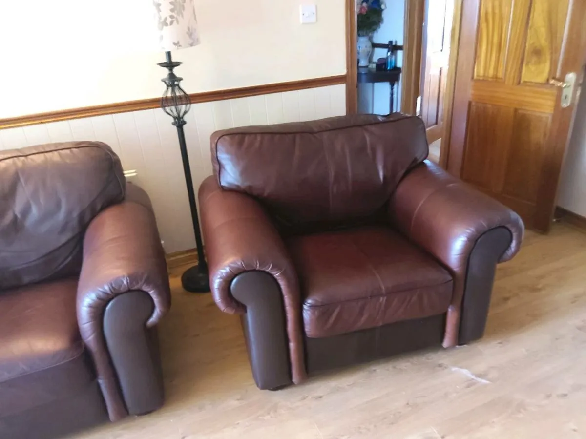3 Seater & Single Seater Italian Leather Couches - Image 4