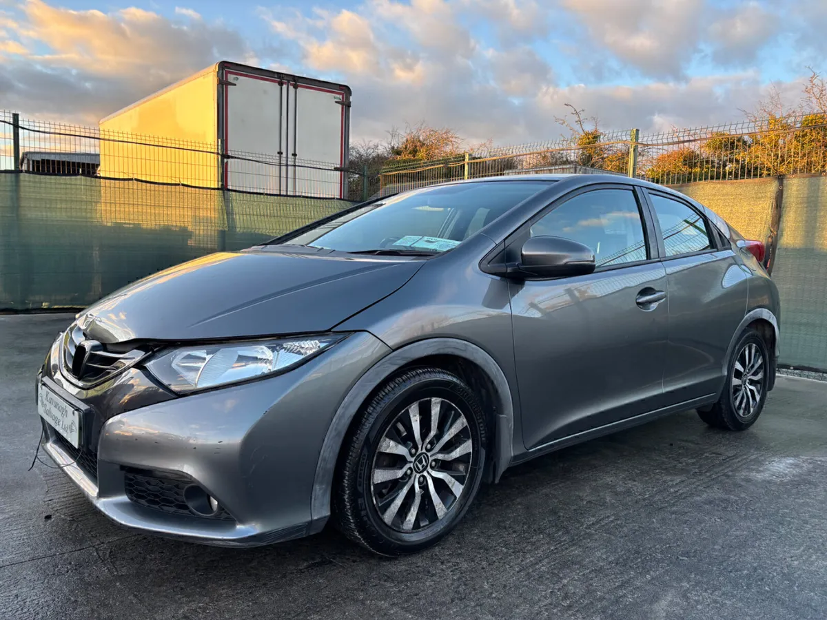 *2013 Honda Civic light damage - Image 3