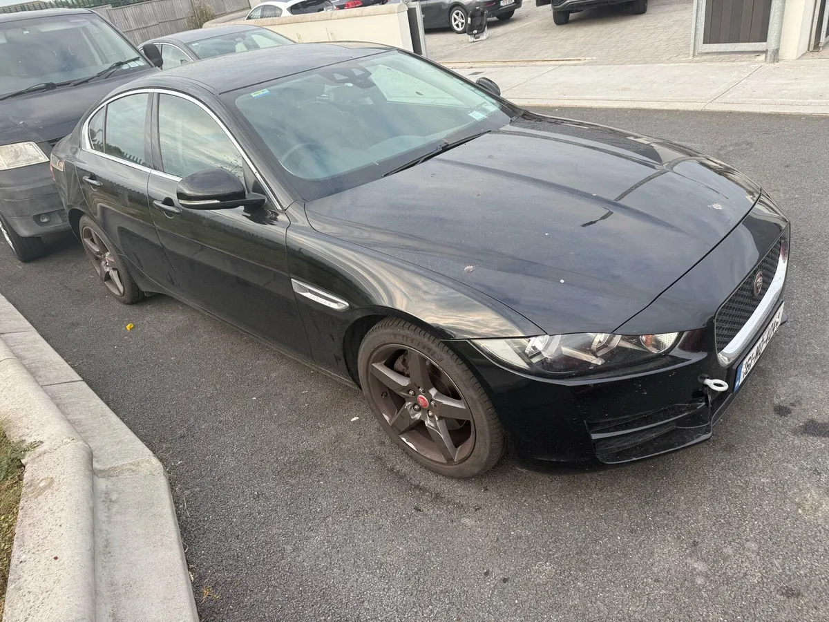 2016 (161) Jaguar XE 2.0 D - Image 3