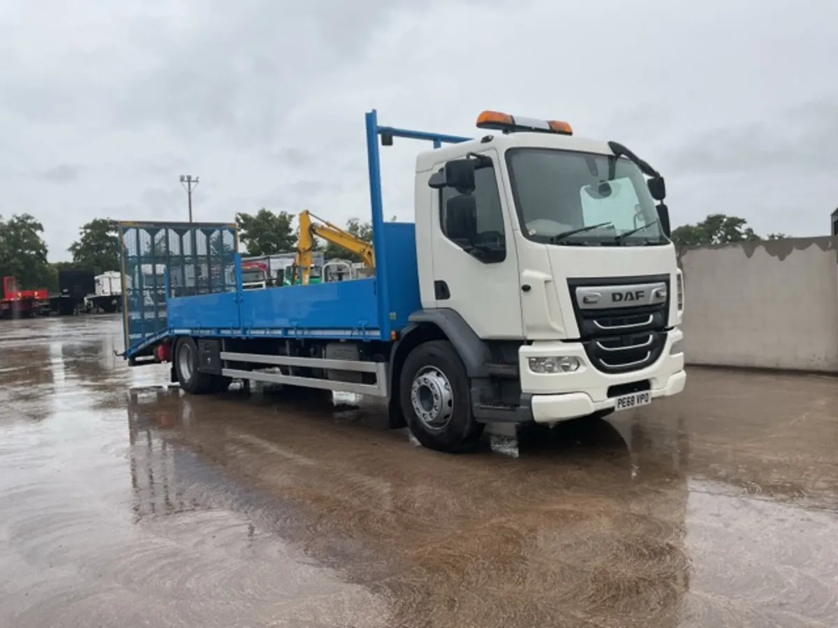 2018 DAF LF230 4x2 Beavertail - Image 1