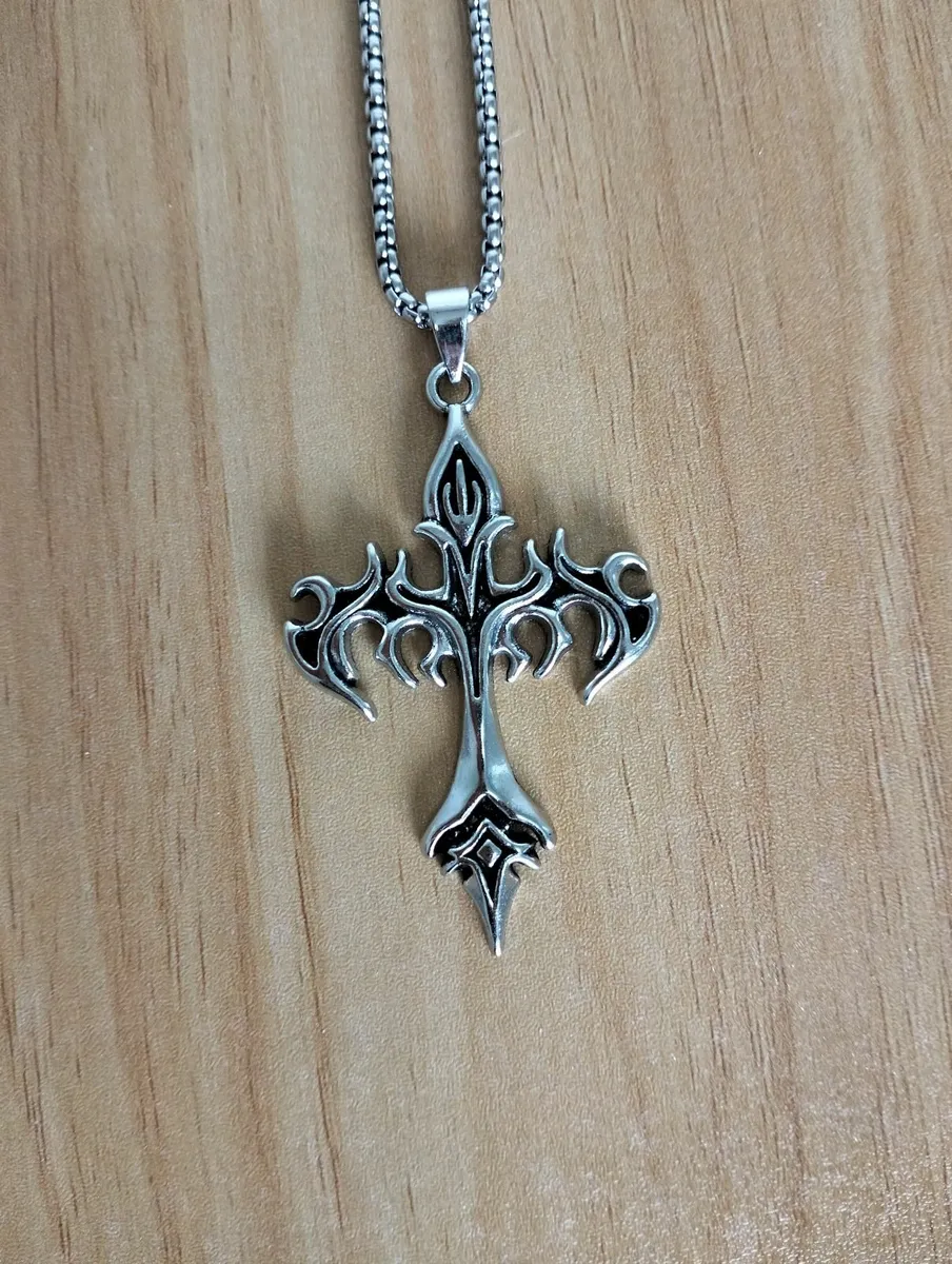 Eccentric Pendant Necklace - Image 3