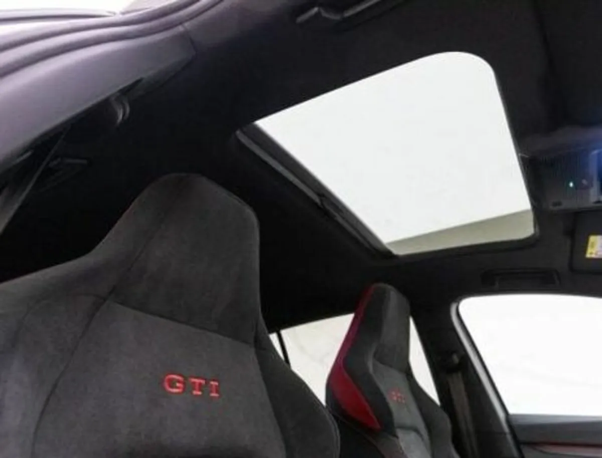 Volkswagen Golf GTI Clubsport 45 Edition 300HP - Image 4