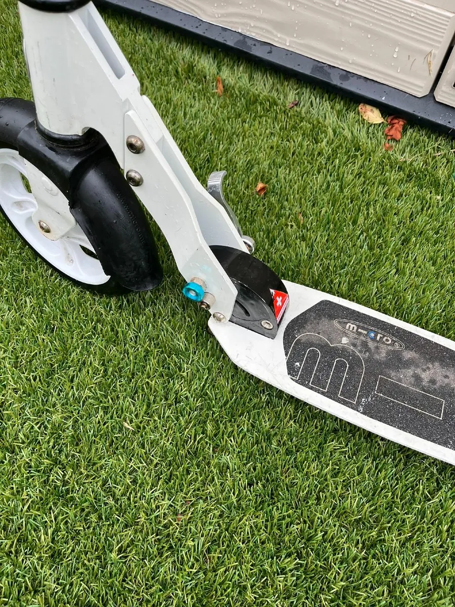 Adult Micro scooter - Image 3
