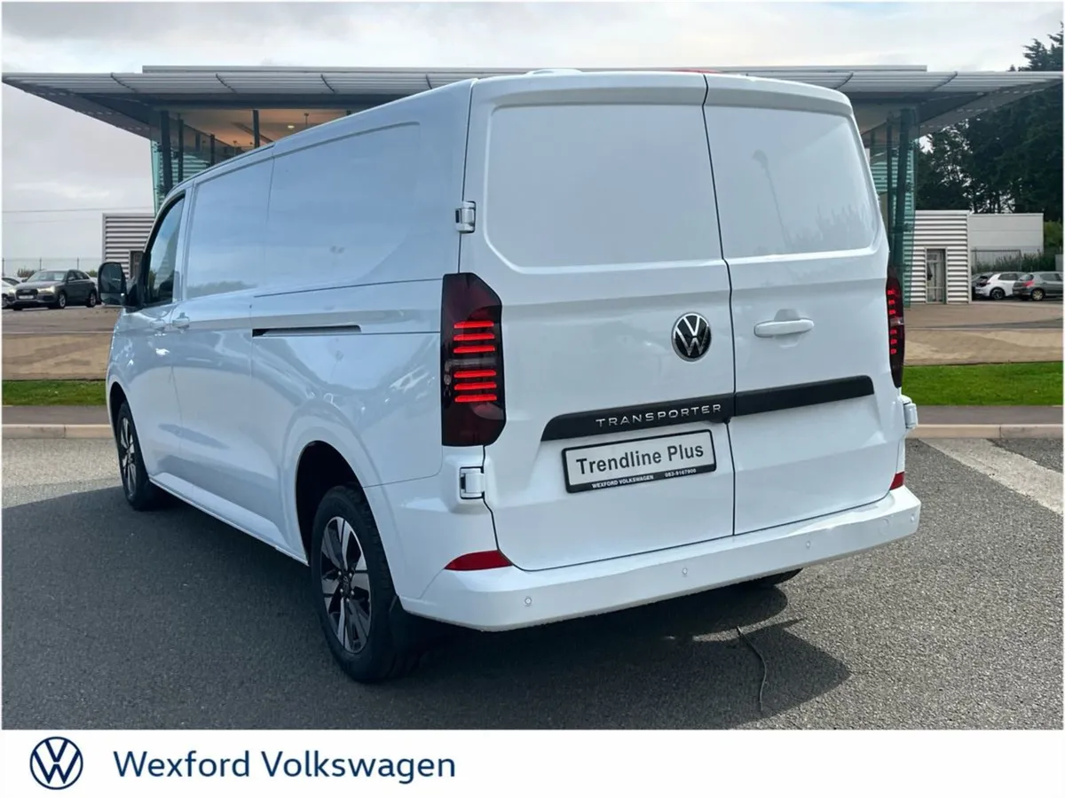 Volkswagen Transporter Trendline Plus LWB 150Bhp - Image 4