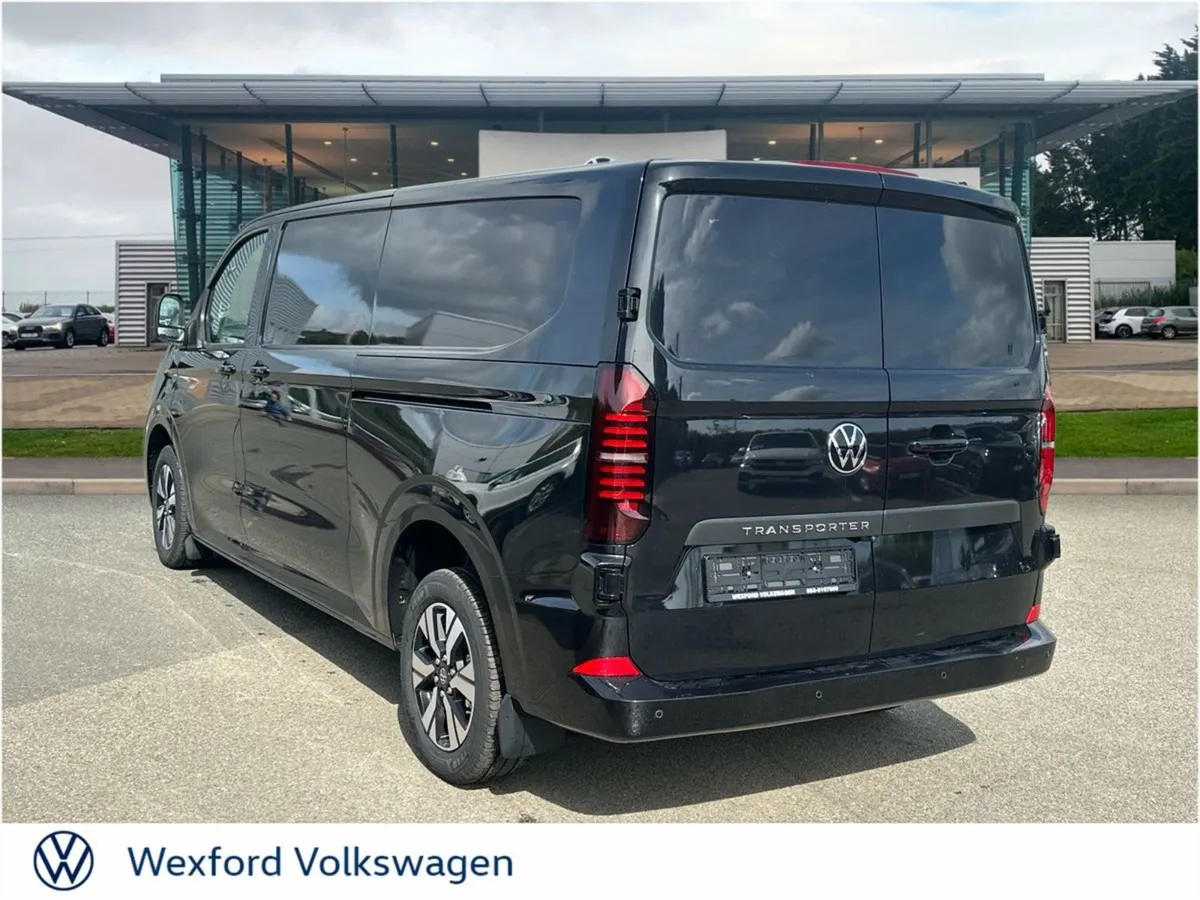 Volkswagen Transporter Trendline Plus LWB 150Bhp - Image 4