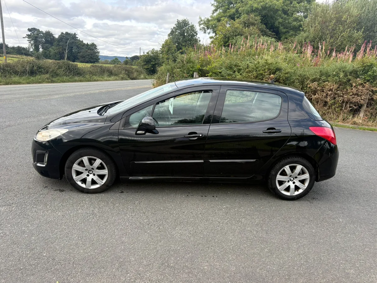 12 PEUGEOT 308 - Image 2