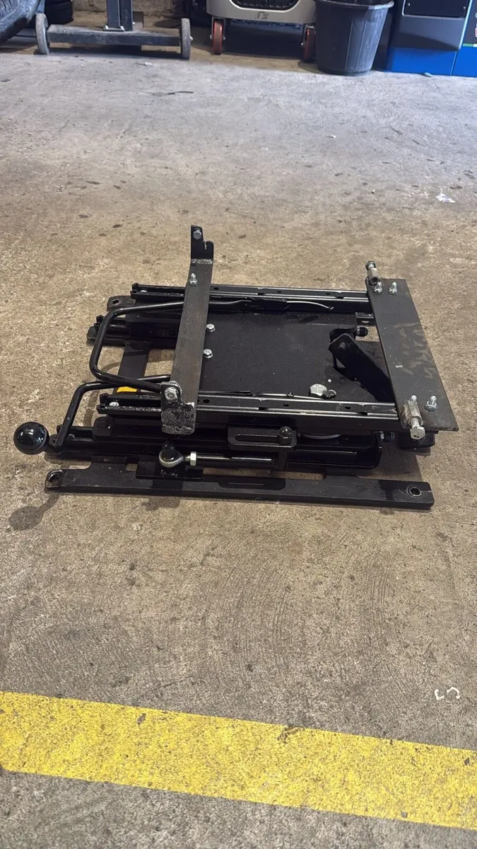 Car Swivel Seat Attachment - Image 4