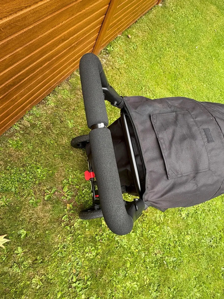 Out n About single buggy - Image 3