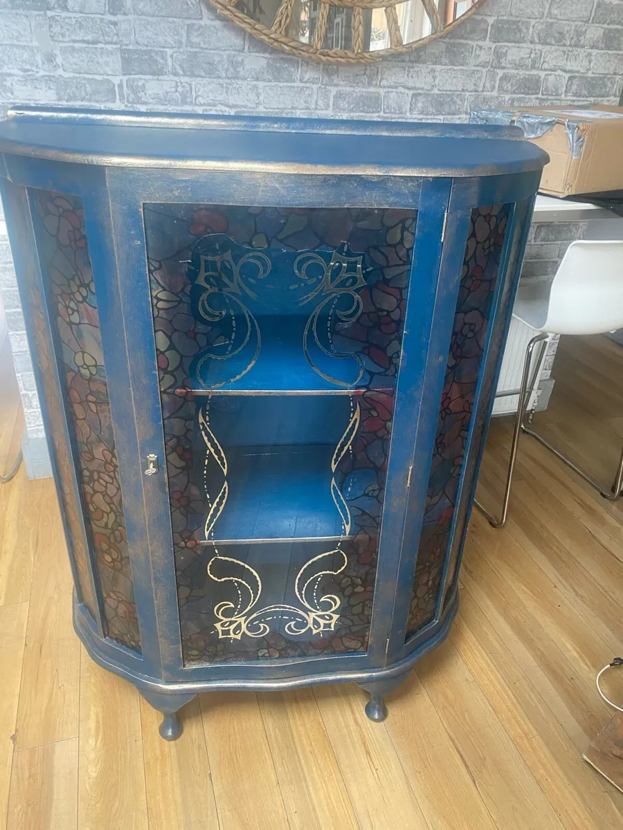 Display cabinet - Image 1